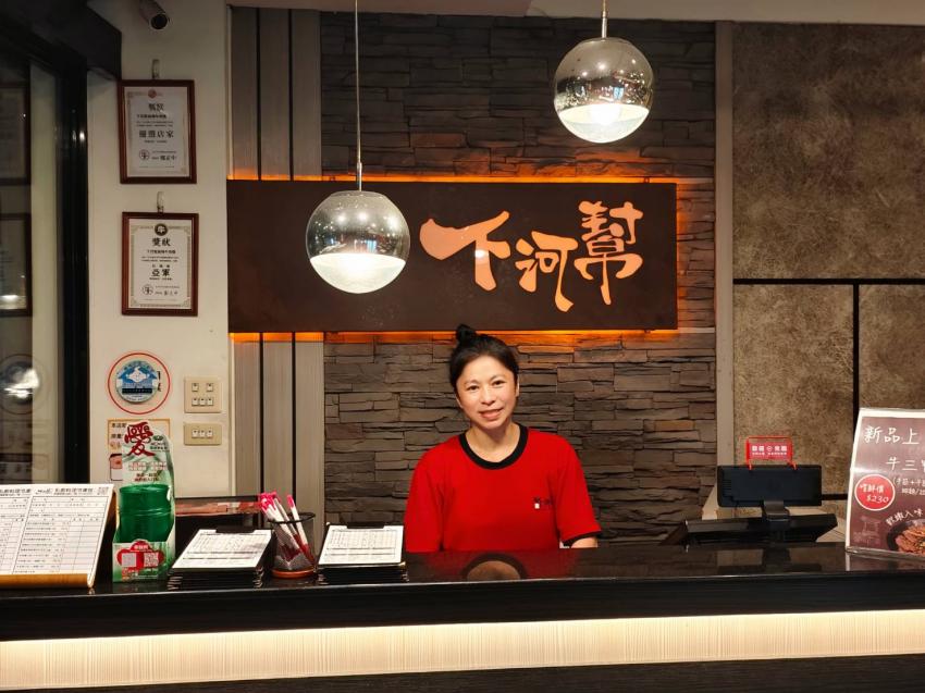 從麻辣湯頭到品牌靈魂：姵榕姐的「下河幫」進化之路_內文圖_4